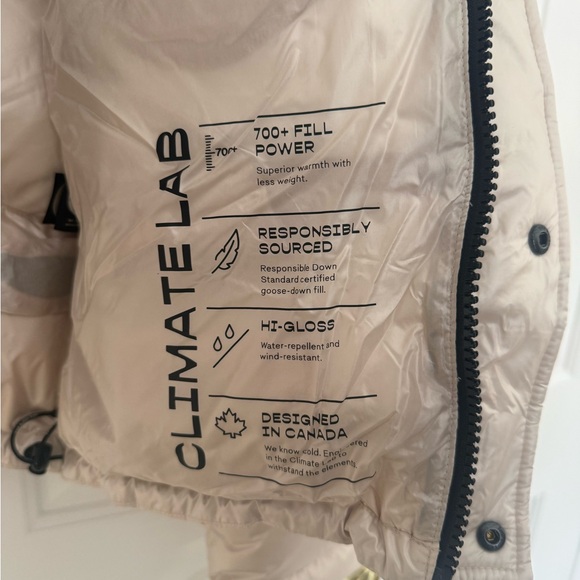 BRAND NEW Aritzia Super Puff Jacket - Picture 4 of 4